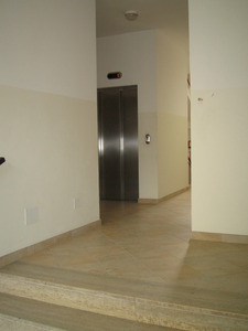 Ingresso condominio con ascensore